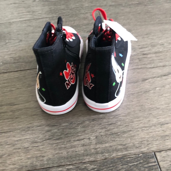 💖HP💖Disney (Micky Mouse)Canvas booties for boy’s - Picture 4 of 7